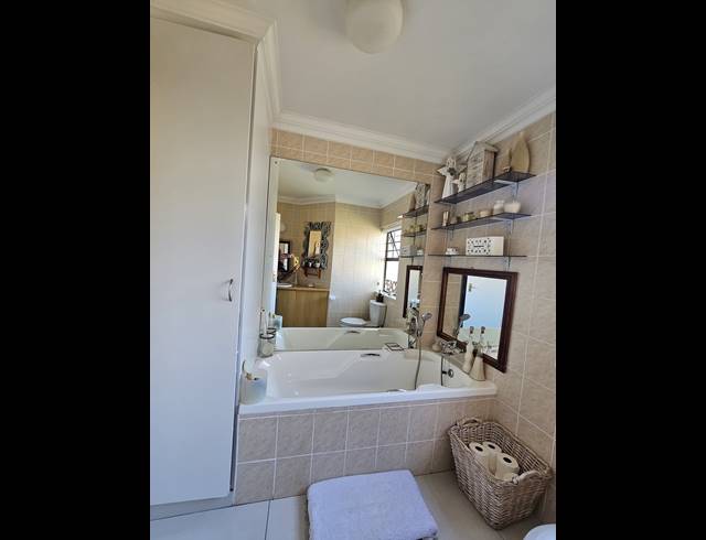 2 BEDROOM APARTMENT FOR SALE IN MOSSEL BAY GOLF ESTATE